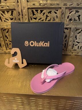 OluKai Pink Women's Thong Sandal with Padded Strap